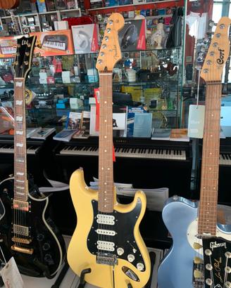 FENDER STRATOCASTER PLAYER HSH -BUTTERCREAM-