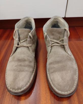 Scarpe scamosciate
