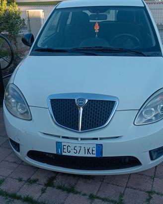lancia Y 1200 benzina 69 cv