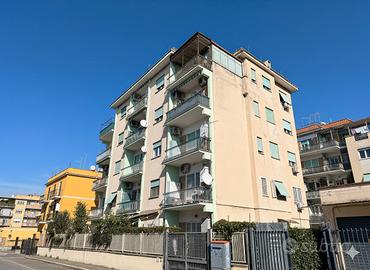 Tor Sapienza - trilocale con possibilità box auto