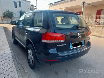 VOLKSWAGEN Touareg - 2005