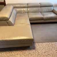 Divano angolare in pelle grigio
