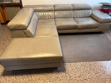 Divano angolare in pelle grigio