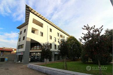 FELETTO - Tricamere in Piazza Indipendenza