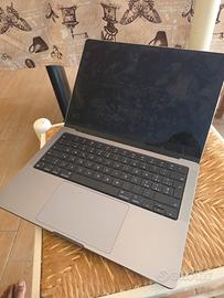 $cambi0 MacBook Pro M3 con PC portatile Geaming
