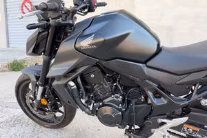 HONDA CB 750 HORNET 2025