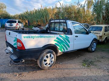 Fiat strada, 2004