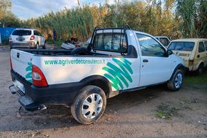 Fiat strada, 2004