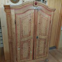 Armadio antico in legno dipinto - stile tirolese