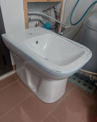 Bidet Vitra S20 a terra filo muro