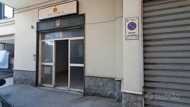 LOCALE COMMERCiALE C/1 MQ 50 * ViA INDiPENDENZA CA
