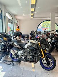 YAMAHA MT-10 SP OHLINS FINANZIABILE