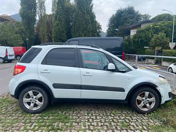 Suzuki SX4 *MOTORE TESTATA DA SOSTITUIRE*