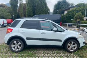 Suzuki SX4 *MOTORE TESTATA DA SOSTITUIRE*