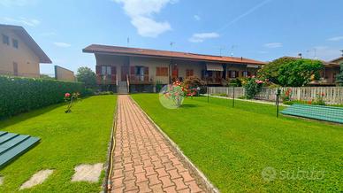 VILLA A SCHIERA A NONE