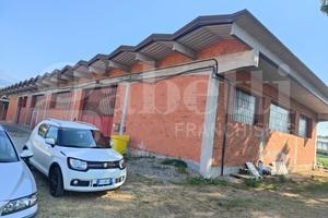 Capannone Industriale Camburzano