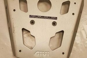PIASTRA PORTAPACCHI ALLUMINIO GIVI BMW F650 GS / F