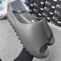 Adidas Yeezy Slide nero lucido Taglia Unisex