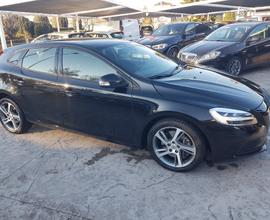 VOLVO V40 D2 Geartronic Momentum