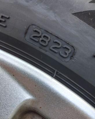 225/55R17 101V XL BRIDGESTONE BLIZAC