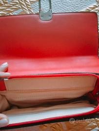 borsa tracolla colore rossa nuova mai usata 