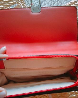 borsa tracolla colore rossa nuova mai usata 