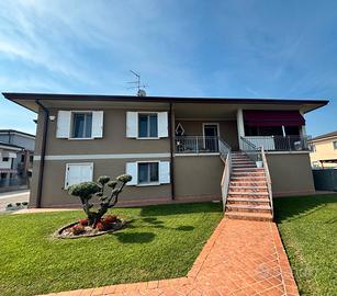 Bovolone periferia: casa con magazzino