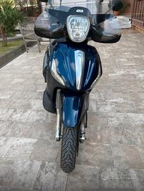 Piaggio Beverly 350