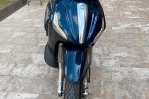 Piaggio Beverly 350