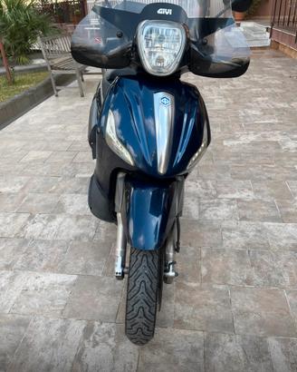 Piaggio Beverly 350