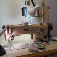 Macchina da cucire industriale