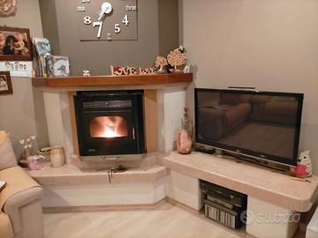 Piani in marmo e trave per camino