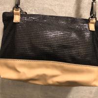 Marca: Le Pandorine. Accessorio: Pochette Tweed.