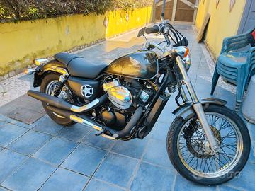 HONDA VT750S