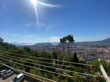 5 LOCALI A NAPOLI