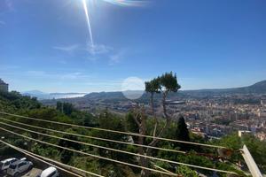 5 LOCALI A NAPOLI