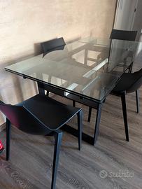 Tavolo Cattelan cristallo con base in acciaio+ 6 s