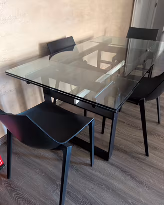 Tavolo Cattelan cristallo con base in acciaio+ 6 s