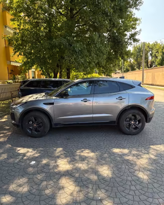 Jaguar E-Pace R-Dynamic Black AWD – 2023