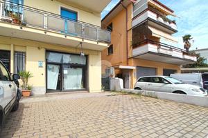 NEGOZIO A SAN BENEDETTO DEL TRONTO