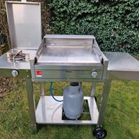 Barbecue a gas in acciaio inox 