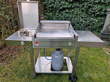 Barbecue a gas in acciaio inox 