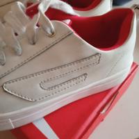 Come nuove scarpe sportive ed eleganti 