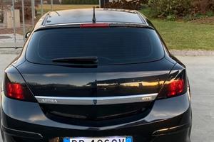 Opel astra gtc per neopatentati