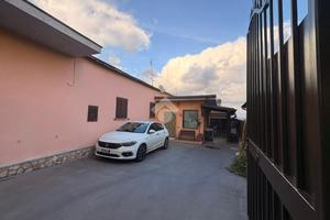 CASA INDIPENDENTE A LARIANO