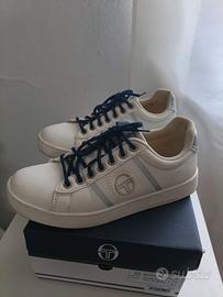 Scarpe fa ginnastica 