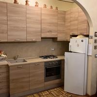 Cucina completa di pensili e elettrodomestici