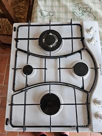 piano cottura 4 fuochi ariston