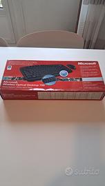 Tastiera Microsoft Wireless Optical Desktop 700