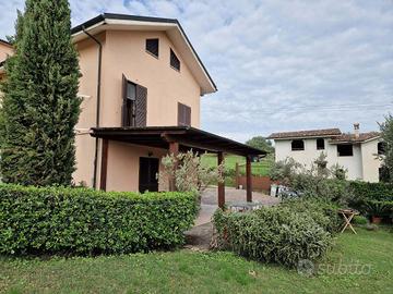 Villa di 180 m² con 5 locali a Mentana